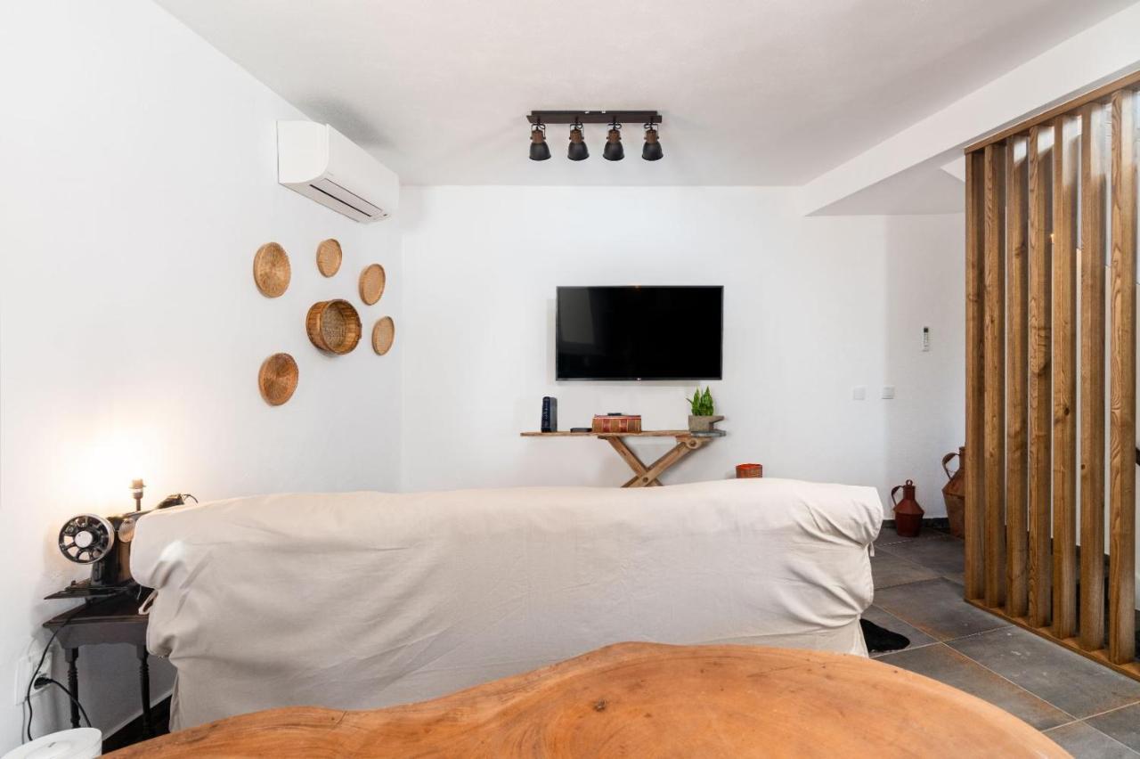 Casa Estabulo- Cozy Rustic Farmhouse Loft Touro Estombar Exterior photo